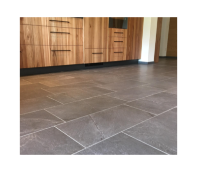 Feinsteinzeugplatten verlegt durch Fabienne Huber Plattenlegerin im Toggenburg